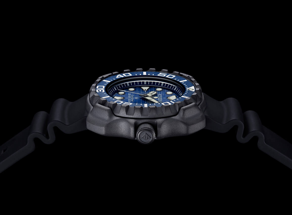 All-black Super Titanium™